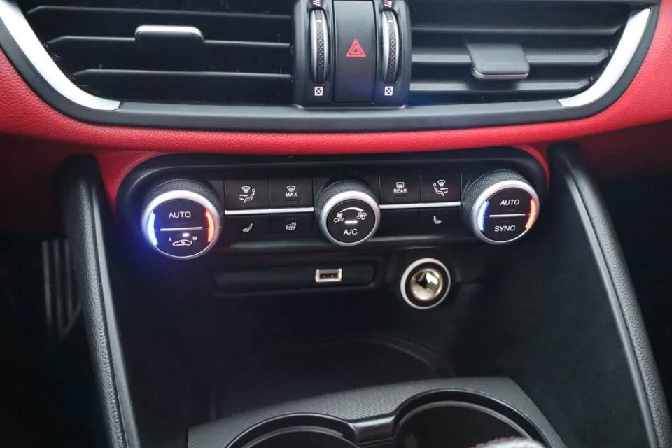2020 Alfa Romeo Giulia - Image 11 of 13