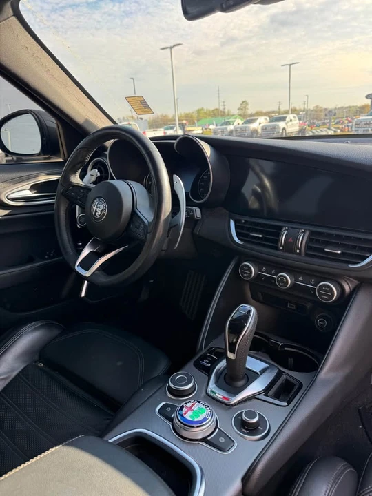 2020 Alfa Romeo Giulia - Image 6 of 8