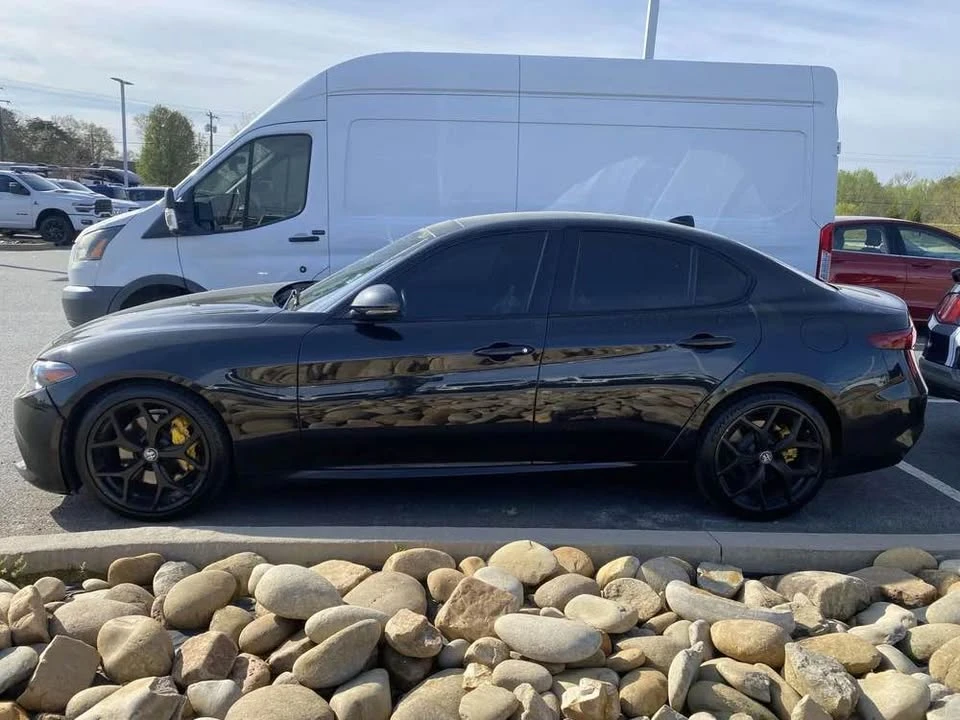 2020 Alfa Romeo Giulia - Image 4 of 12