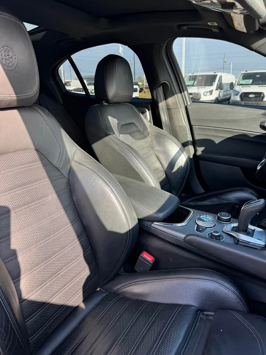 2020 Alfa Romeo Giulia - Image 2 of 8