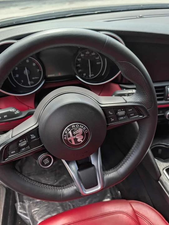 2020 Alfa Romeo Giulia - Image 5 of 7