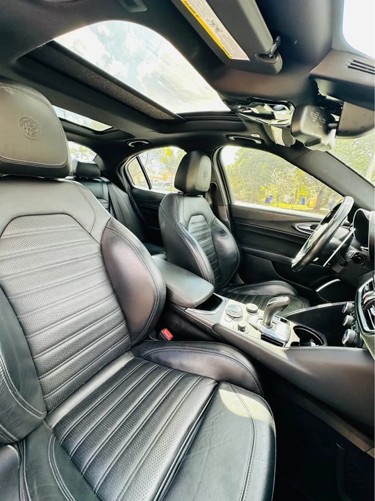 2020 Alfa Romeo Giulia - Image 11 of 12