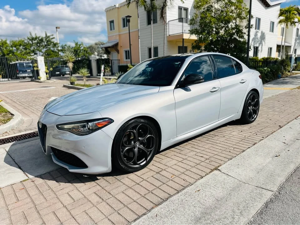 2020 Alfa Romeo Giulia - Image 2 of 14