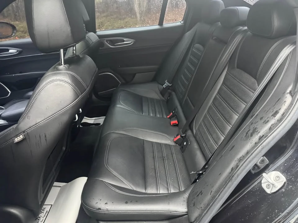 2020 Alfa Romeo Giulia - Image 16 of 17