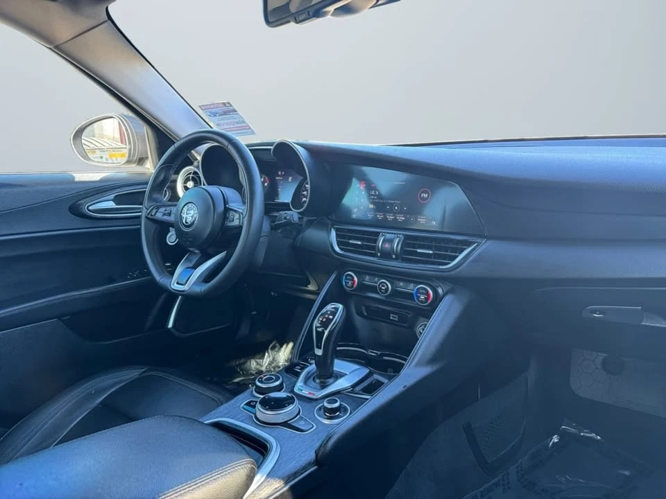 2020 Alfa Romeo Giulia - Image 14 of 20