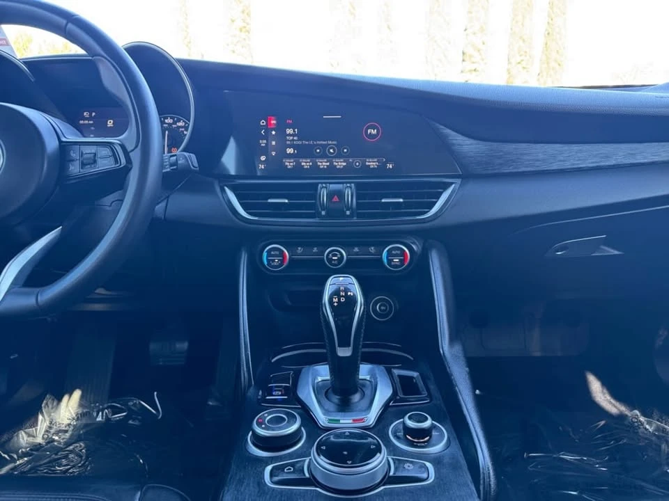 2020 Alfa Romeo Giulia - Image 15 of 20
