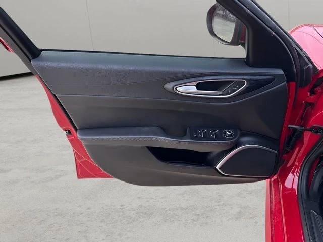 2020 Alfa Romeo Giulia - Image 7 of 18