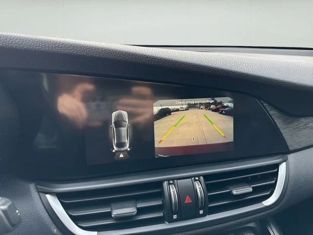 2020 Alfa Romeo Giulia - Image 18 of 18
