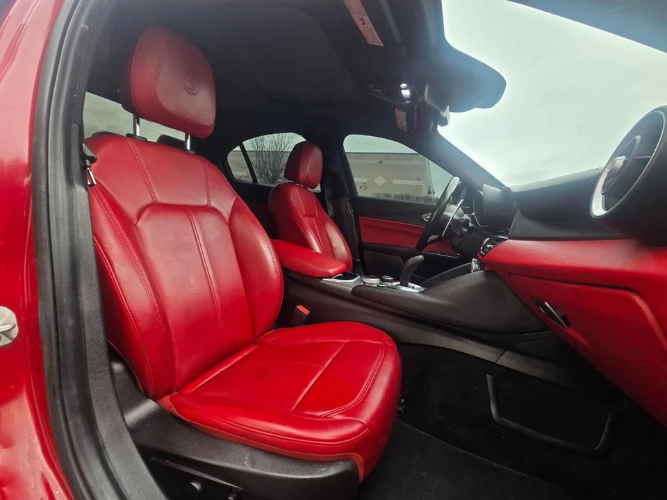 2020 Alfa Romeo Giulia - Image 8 of 20