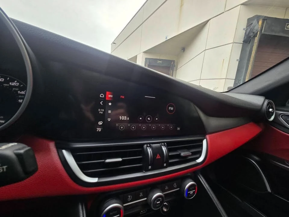 2020 Alfa Romeo Giulia - Image 17 of 20
