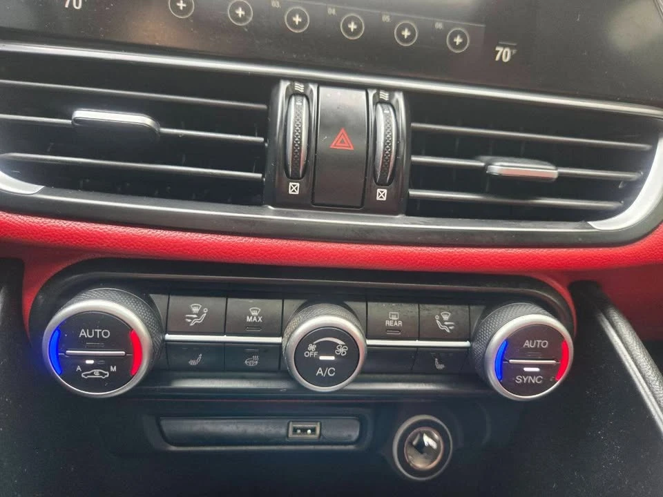 2020 Alfa Romeo Giulia - Image 18 of 20