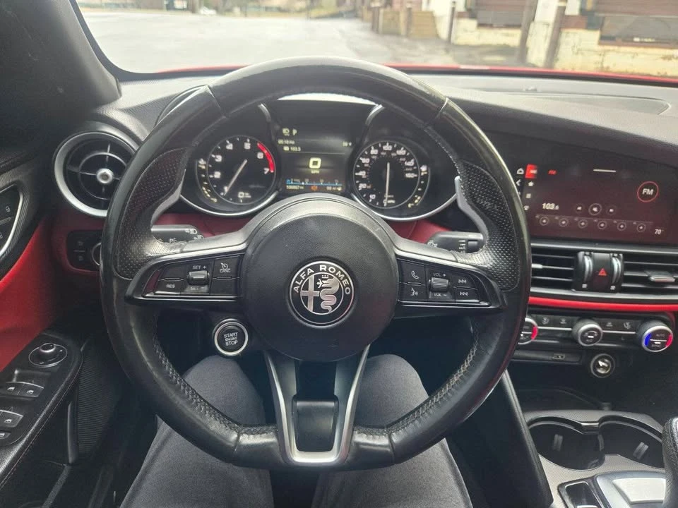 2020 Alfa Romeo Giulia - Image 13 of 20