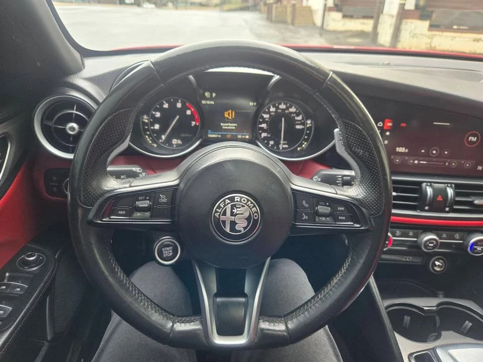 2020 Alfa Romeo Giulia - Image 13 of 20