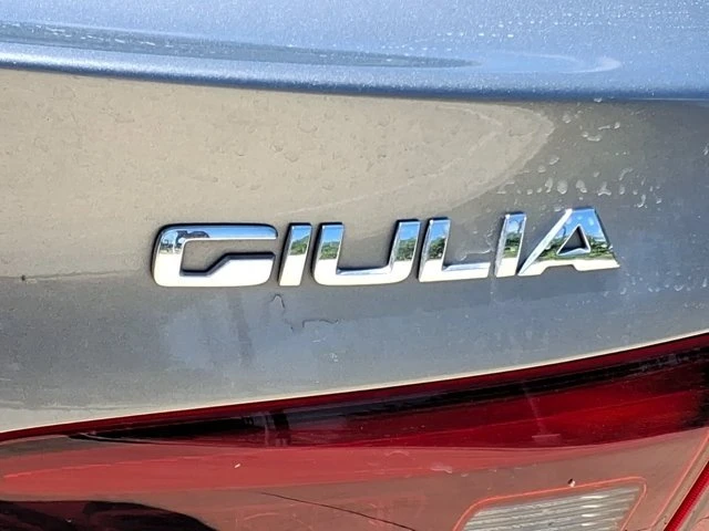 2020 Alfa Romeo Giulia - Image 10 of 18