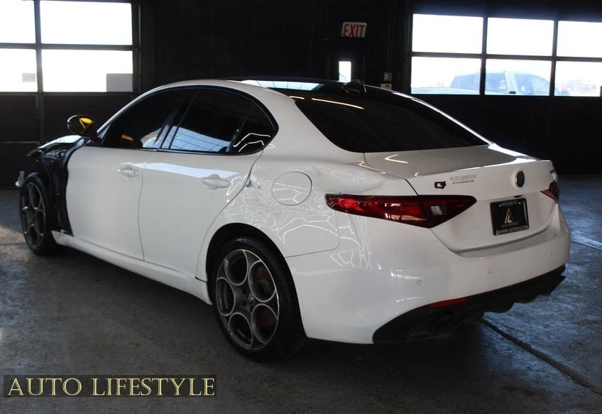 2020 Alfa Romeo Giulia - Image 7 of 20