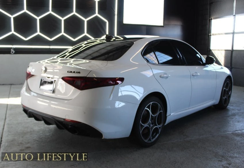 2020 Alfa Romeo Giulia - Image 5 of 20