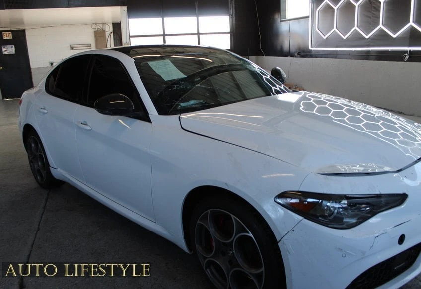 2020 Alfa Romeo Giulia - Image 12 of 20