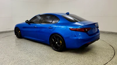 2020 Alfa Romeo Giulia - Image 11 of 14