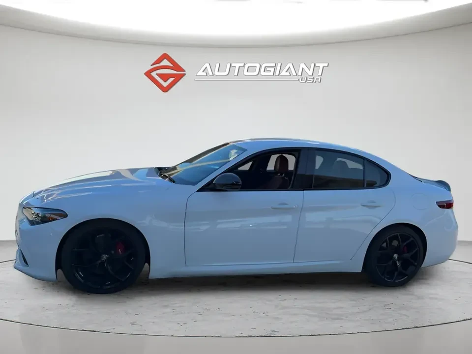 2020 Alfa Romeo Giulia - Image 2 of 11