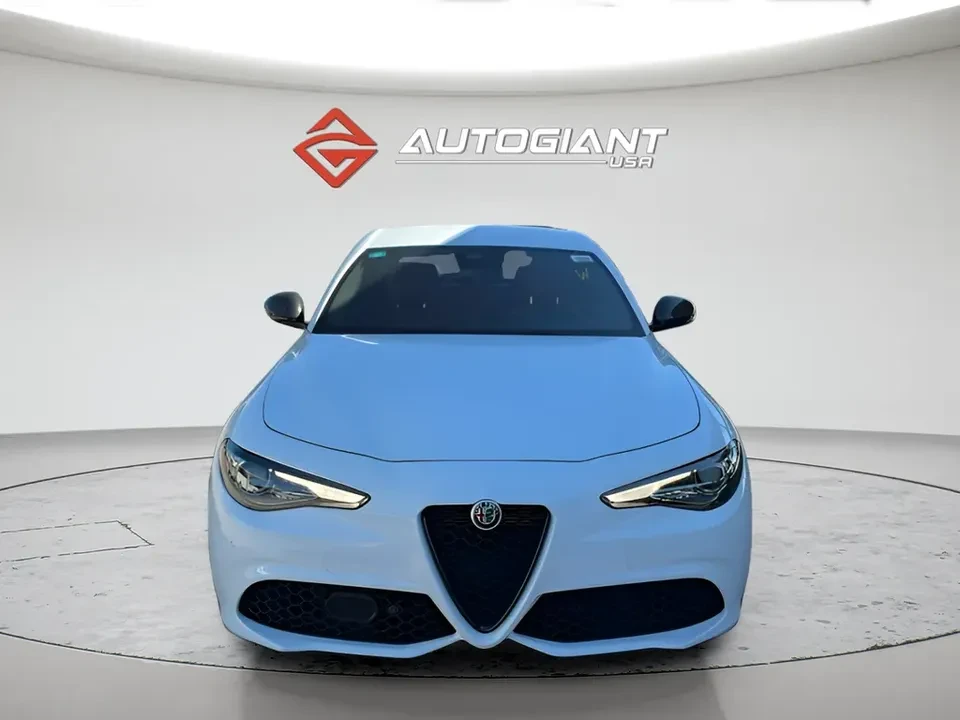 2020 Alfa Romeo Giulia - Image 8 of 11