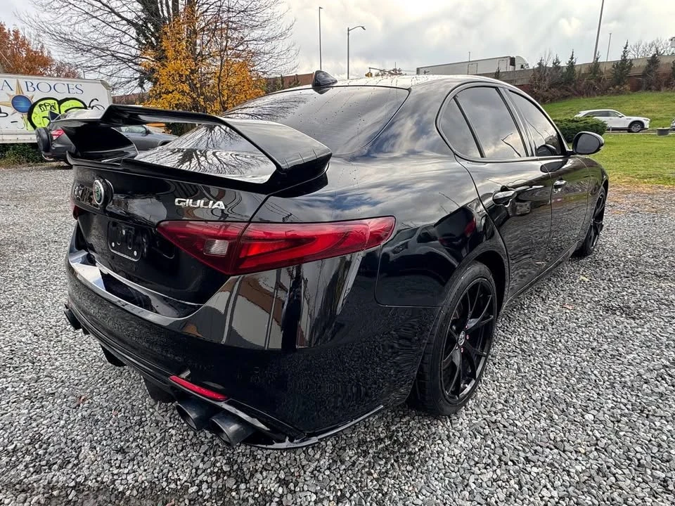 2020 Alfa Romeo Giulia - Image 7 of 17