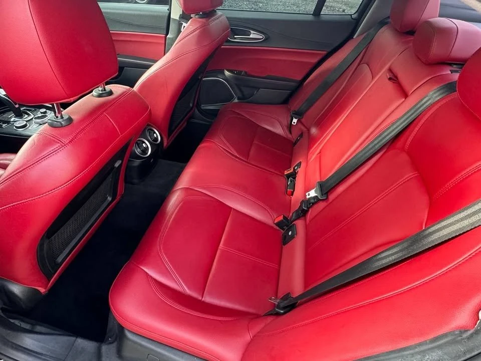 2020 Alfa Romeo Giulia - Image 14 of 20