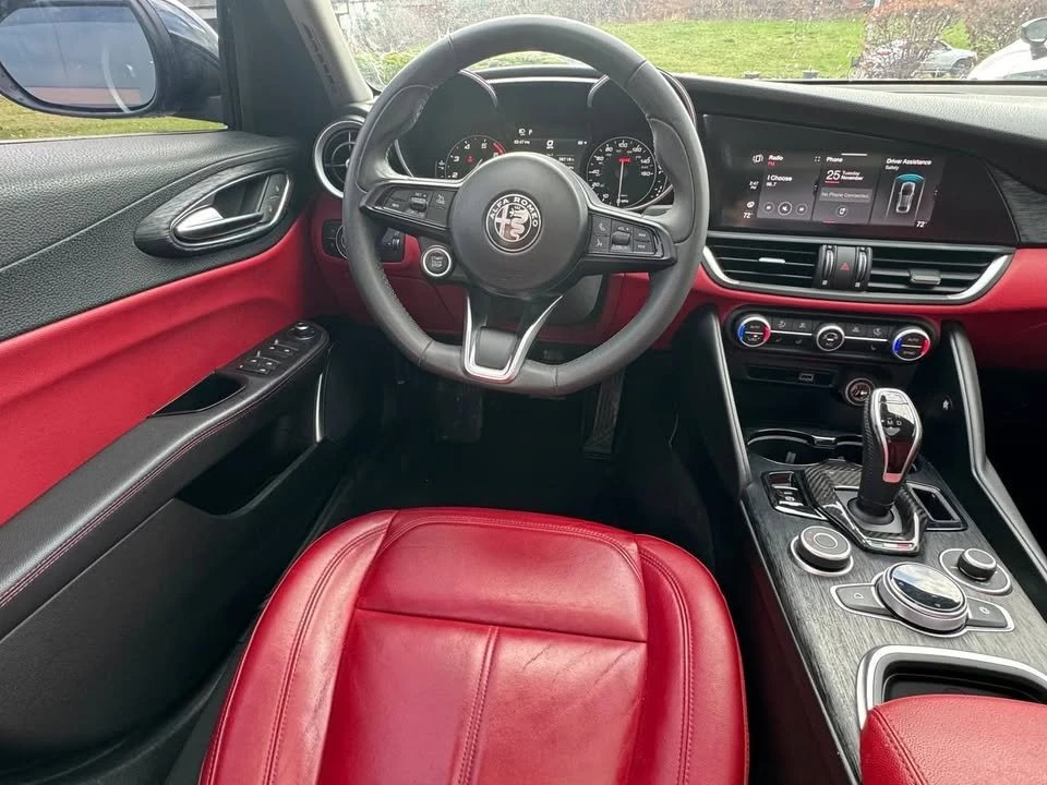 2020 Alfa Romeo Giulia - Image 16 of 20