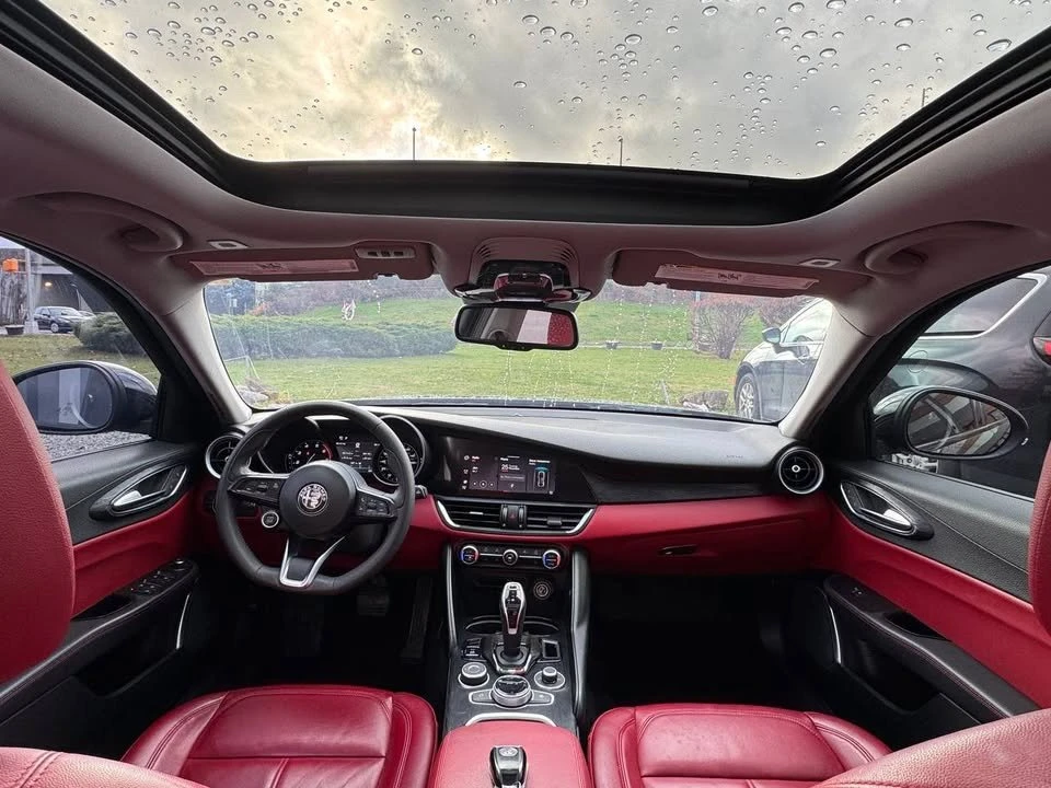 2020 Alfa Romeo Giulia - Image 15 of 20