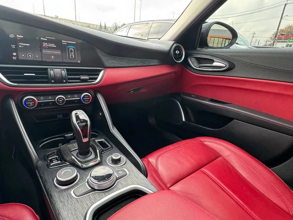 2020 Alfa Romeo Giulia - Image 17 of 20