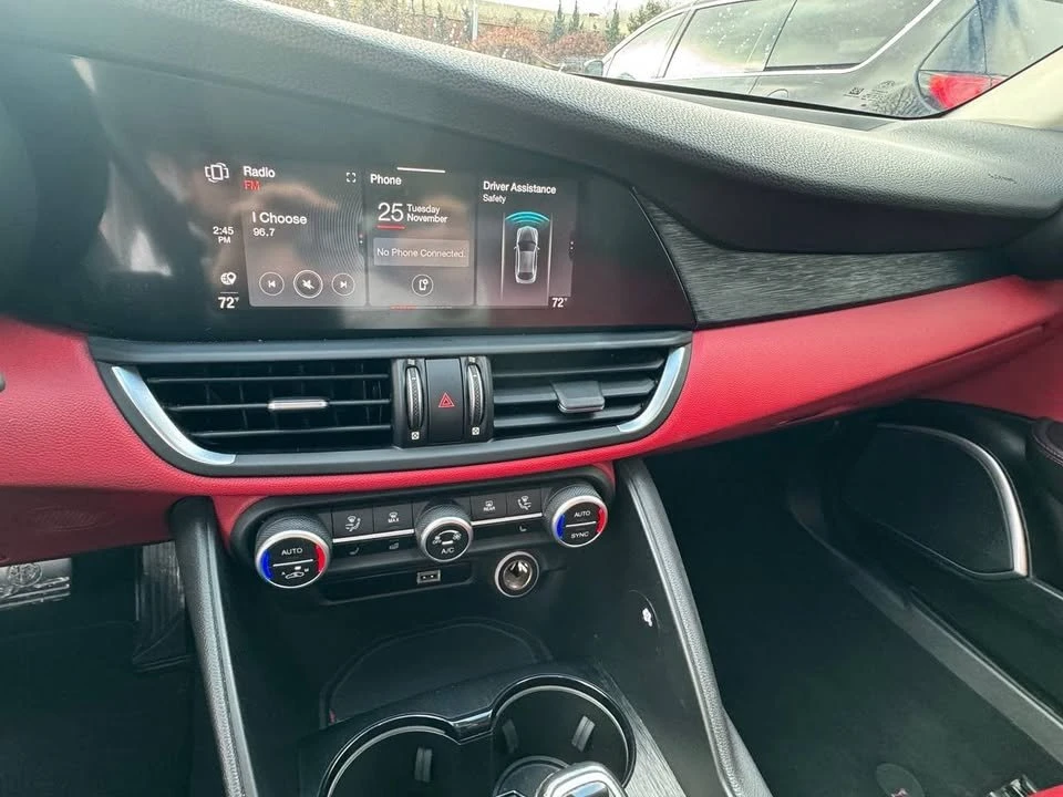 2020 Alfa Romeo Giulia - Image 11 of 20