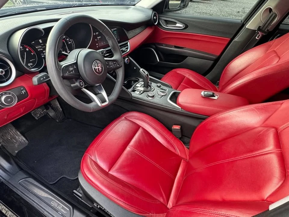 2020 Alfa Romeo Giulia - Image 9 of 20