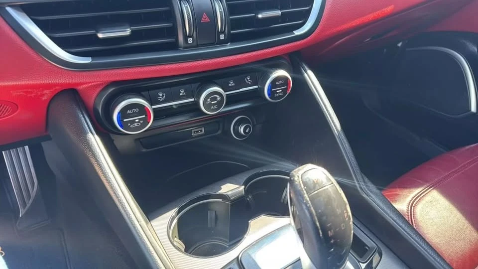 2020 Alfa Romeo Giulia - Image 4 of 6