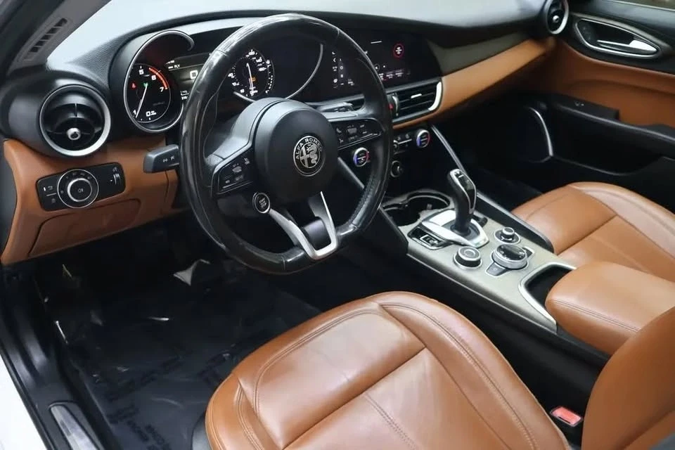 2020 Alfa Romeo Giulia - Image 3 of 14