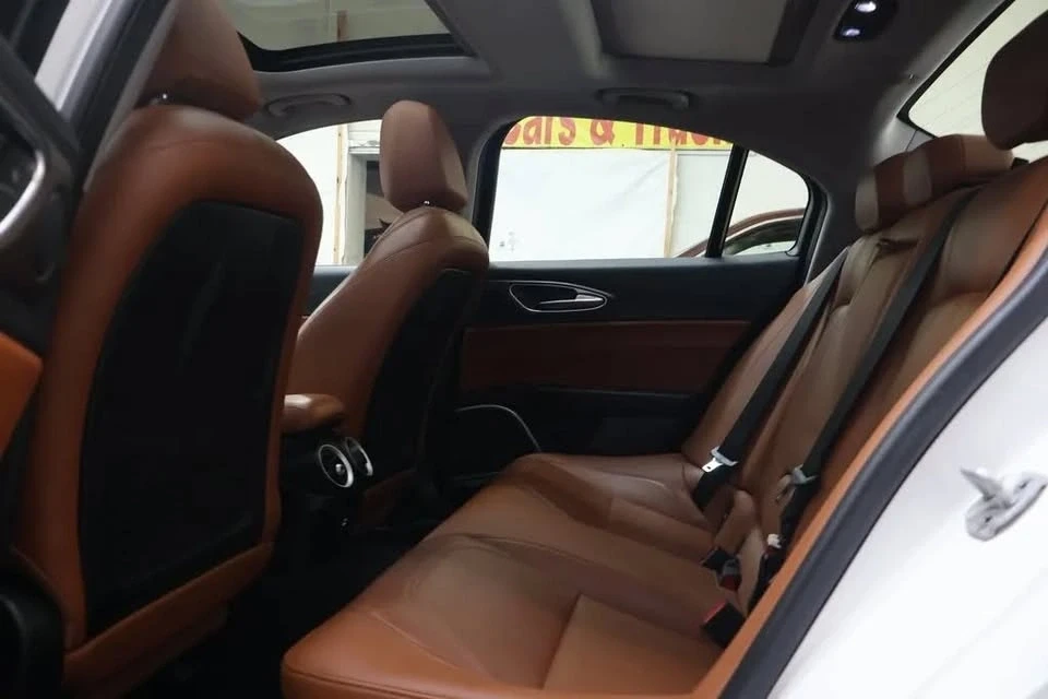 2020 Alfa Romeo Giulia - Image 6 of 14