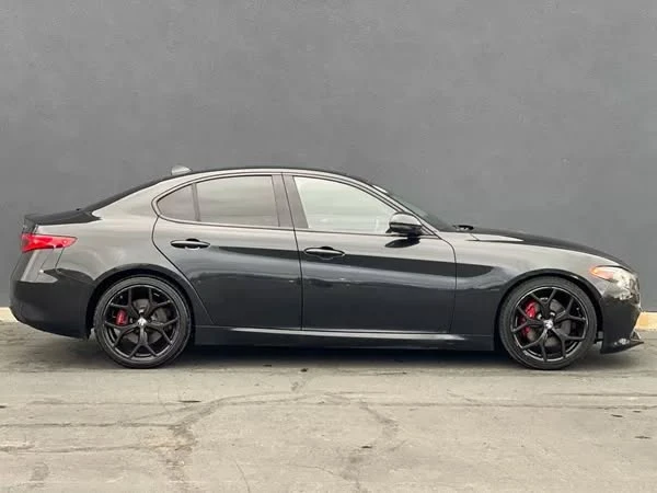 2020 Alfa Romeo Giulia - Image 7 of 14
