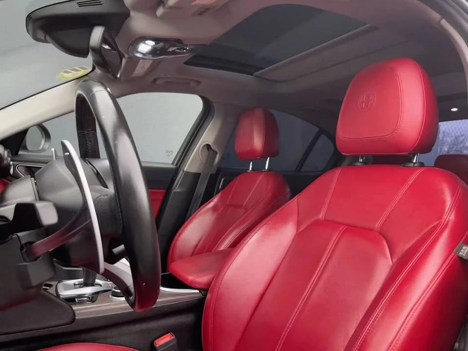 2020 Alfa Romeo Giulia - Image 12 of 14