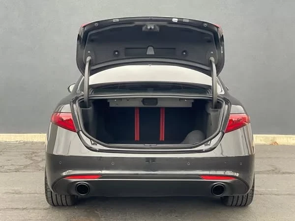 2020 Alfa Romeo Giulia - Image 8 of 14