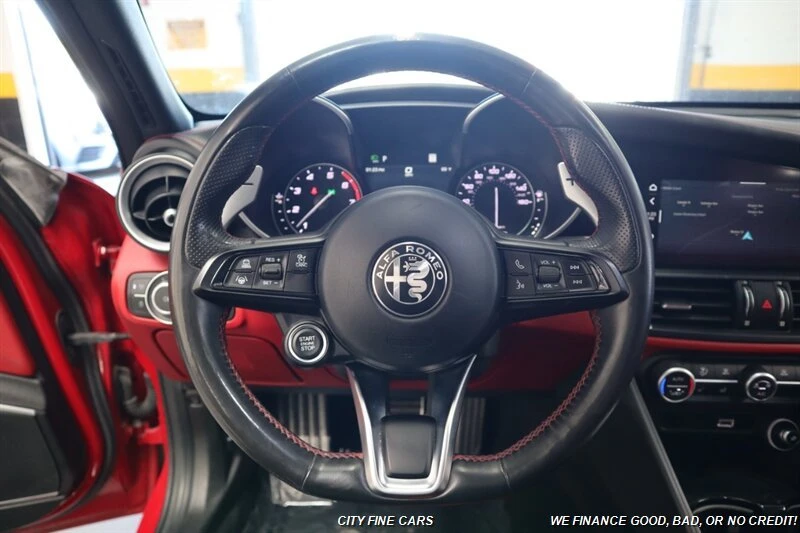 2020 Alfa Romeo Giulia - Image 14 of 20