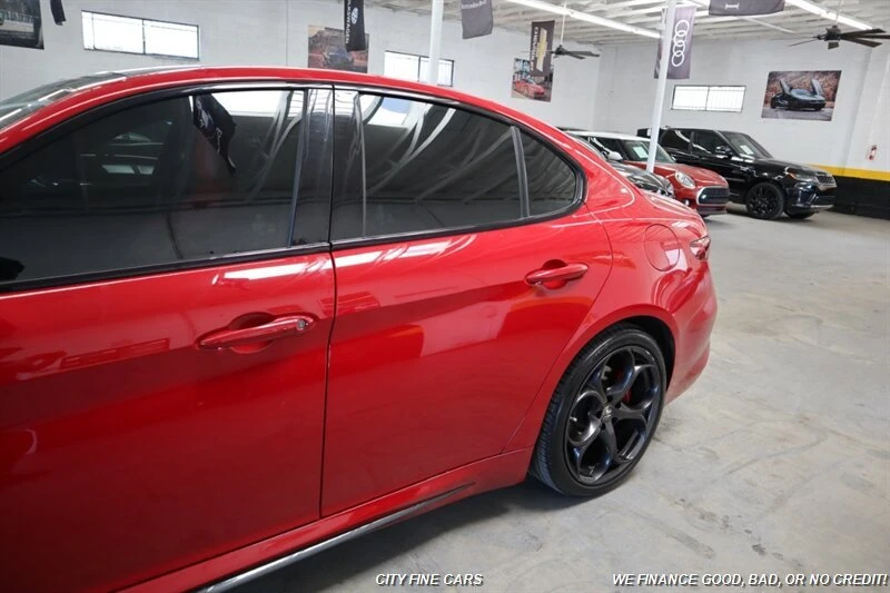 2020 Alfa Romeo Giulia - Image 5 of 20