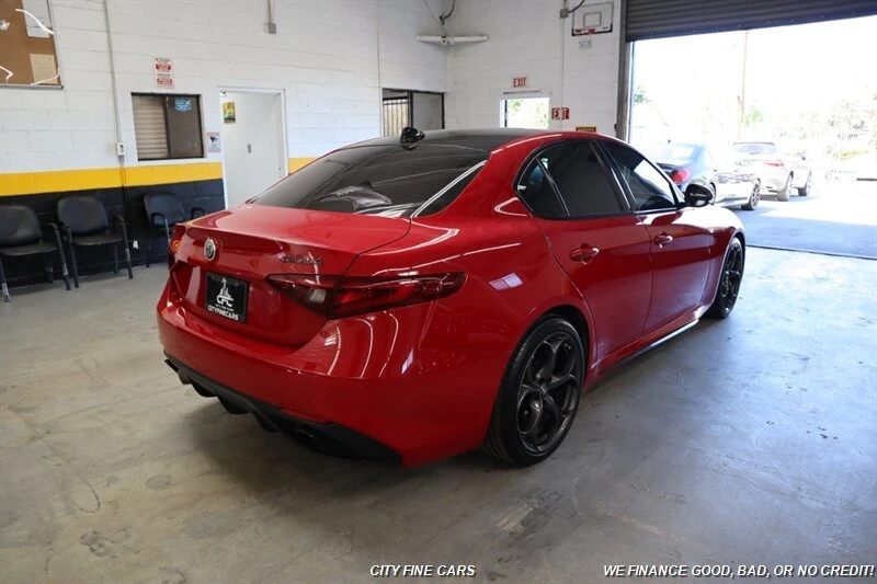2020 Alfa Romeo Giulia - Image 8 of 20