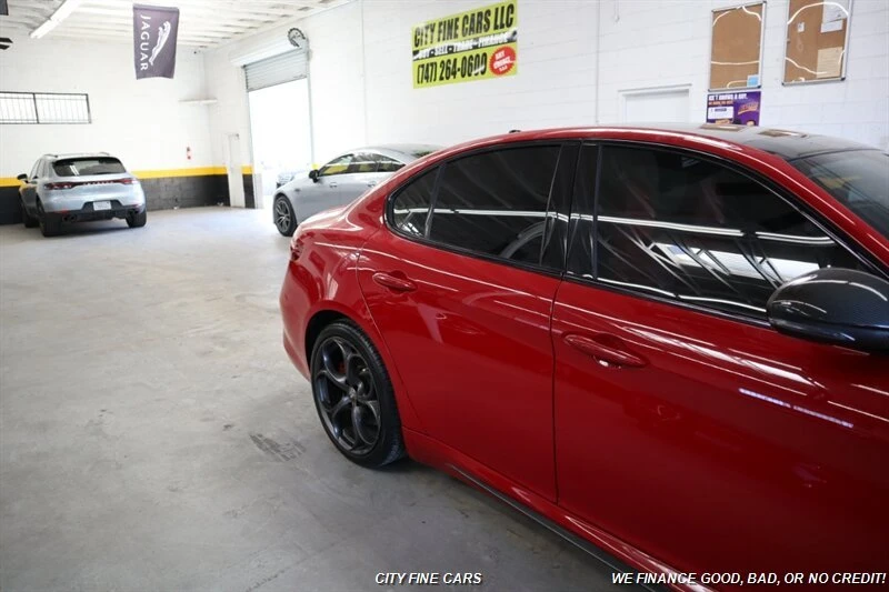 2020 Alfa Romeo Giulia - Image 9 of 20