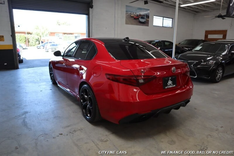 2020 Alfa Romeo Giulia - Image 6 of 20