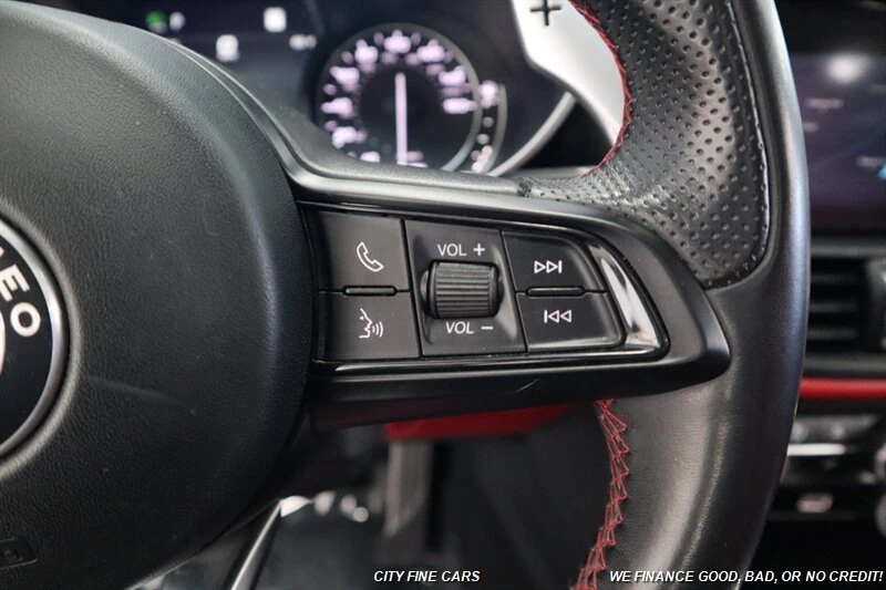 2020 Alfa Romeo Giulia - Image 17 of 20