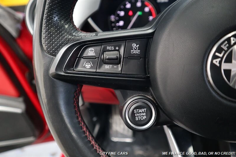 2020 Alfa Romeo Giulia - Image 15 of 20