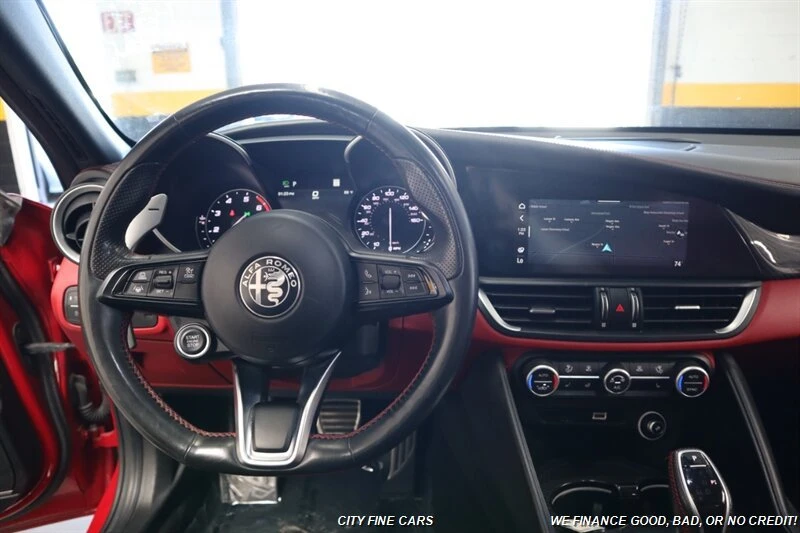2020 Alfa Romeo Giulia - Image 13 of 20
