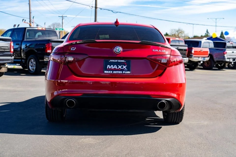 2020 Alfa Romeo Giulia - Image 8 of 20