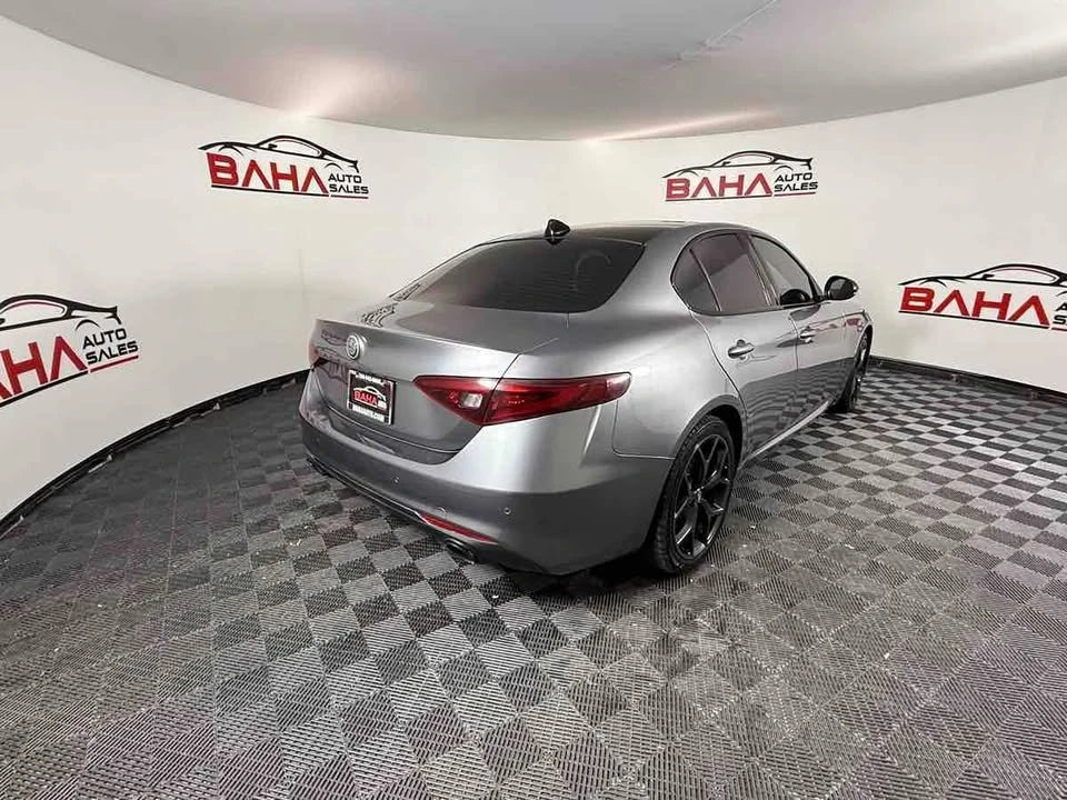 2020 Alfa Romeo Giulia - Image 7 of 16