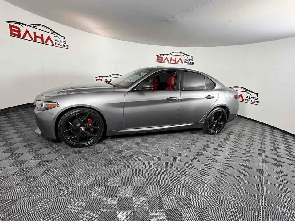 2020 Alfa Romeo Giulia - Image 4 of 20