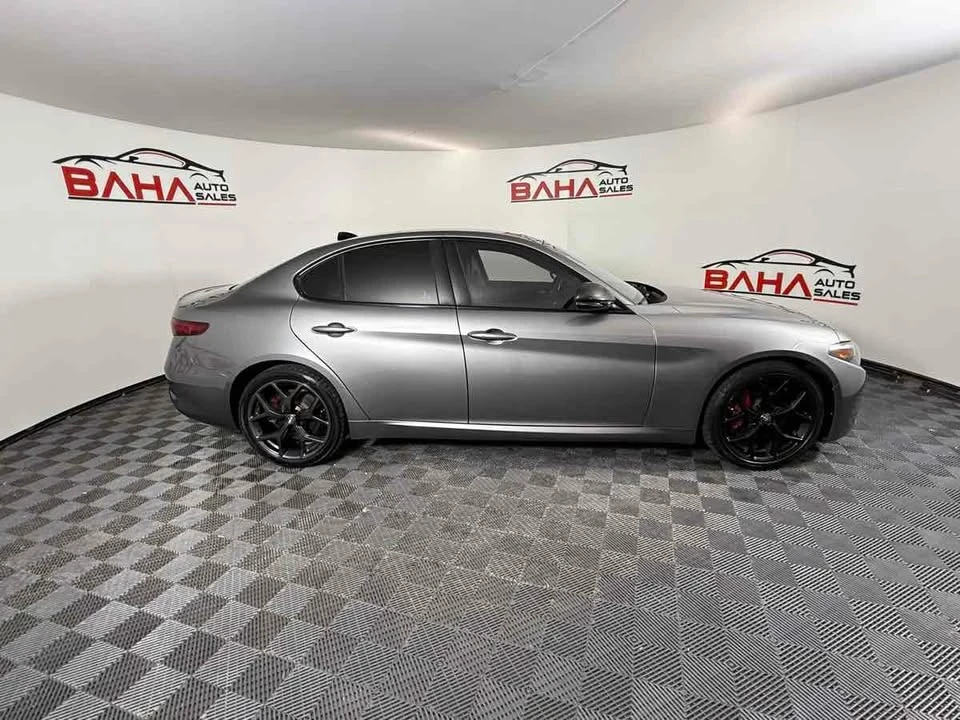 2020 Alfa Romeo Giulia - Image 11 of 20