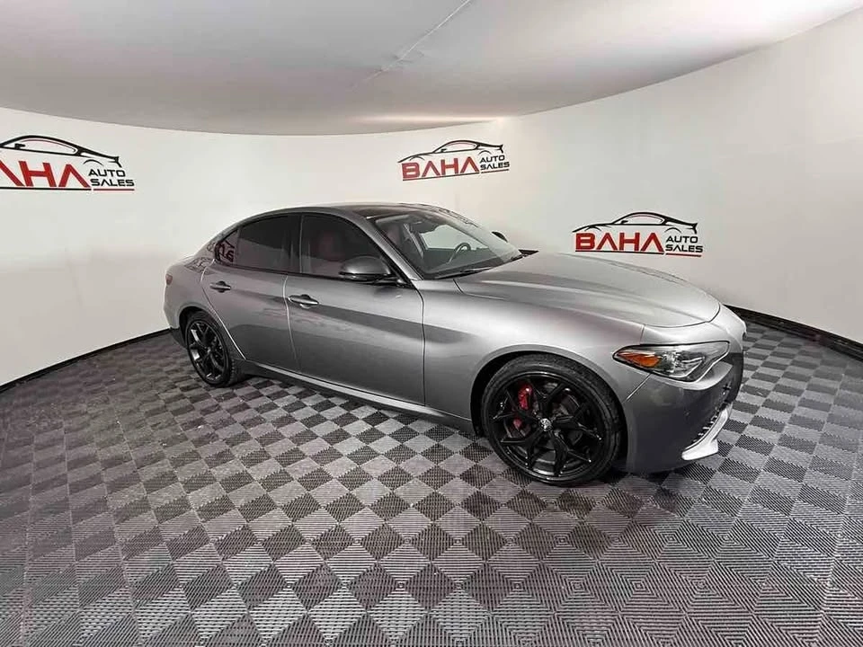 2020 Alfa Romeo Giulia - Image 9 of 16